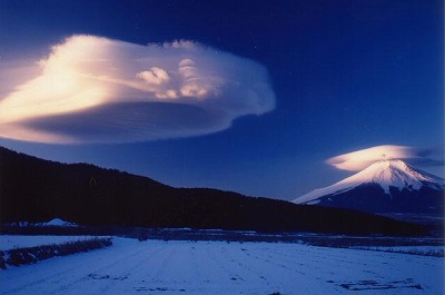 笠雲と吊し雲／渡辺光盛の画像